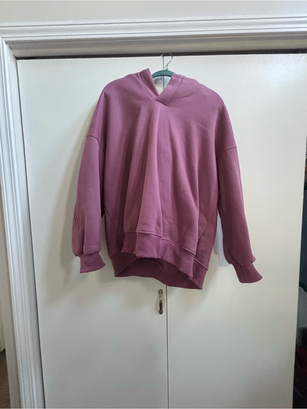 Amazon Women's V-Neck Oversized Sweatshirt - Mauve Pink